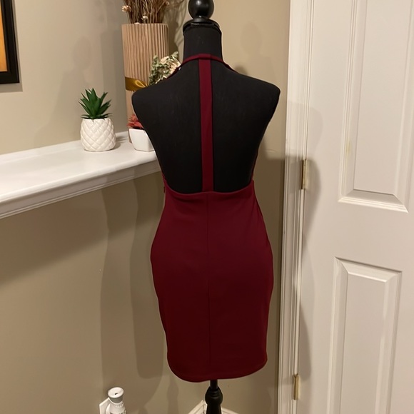 Lulu’s Burgundy Open Back Dress - Picture 2 of 9